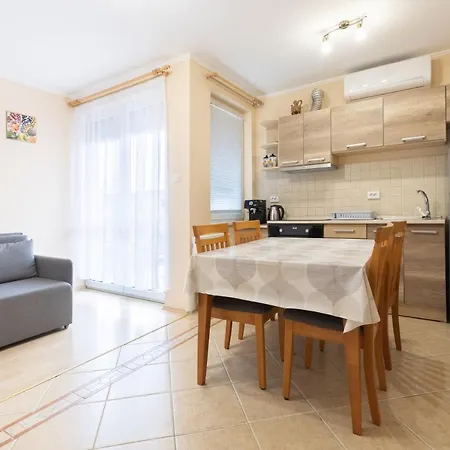 Marta Hajduszoboszlo